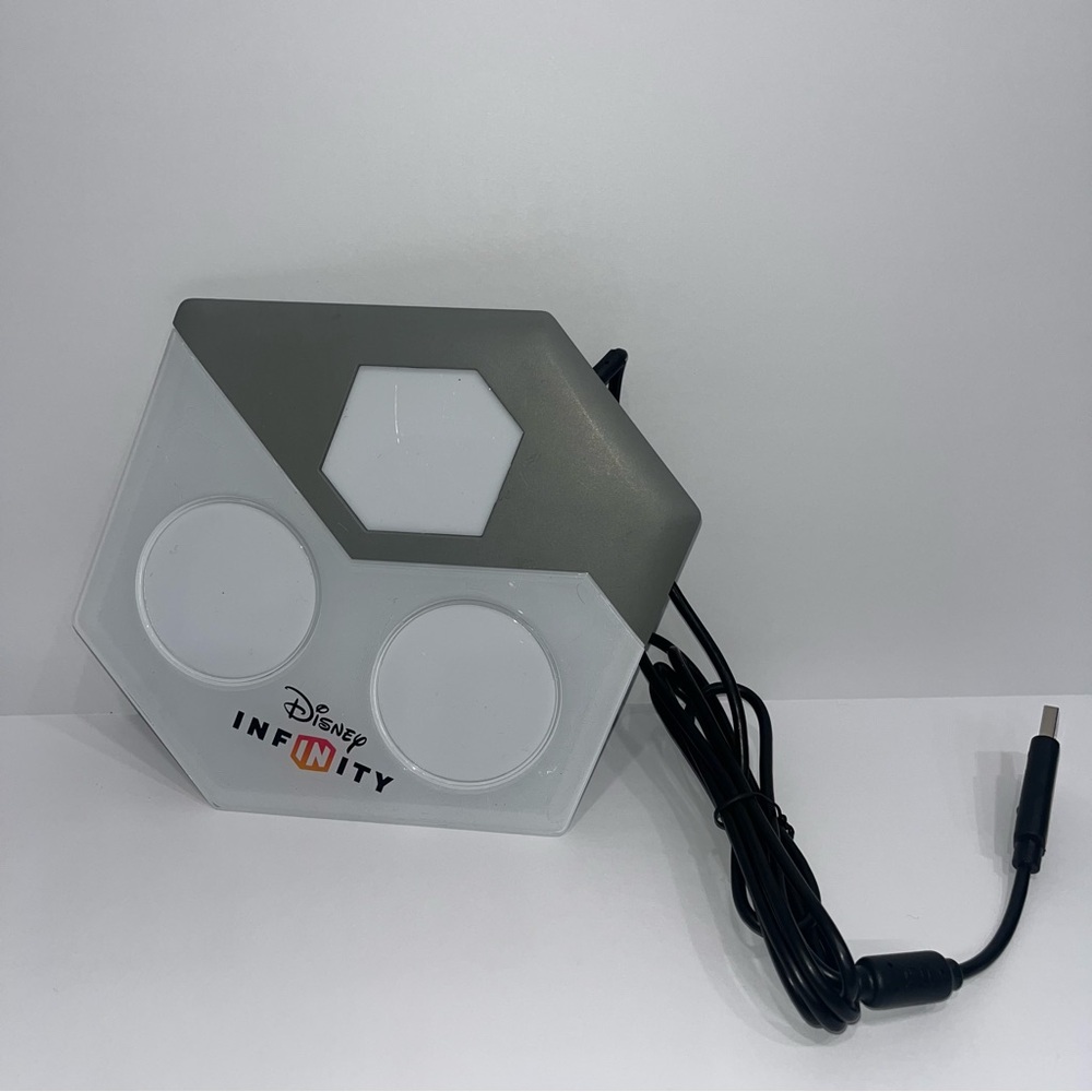 Disney Interactive Black‎ Base